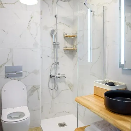 Route Du Canal Affittacamere Nea Roda