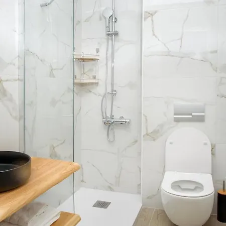 Affittacamere Route Du Canal Nea Roda