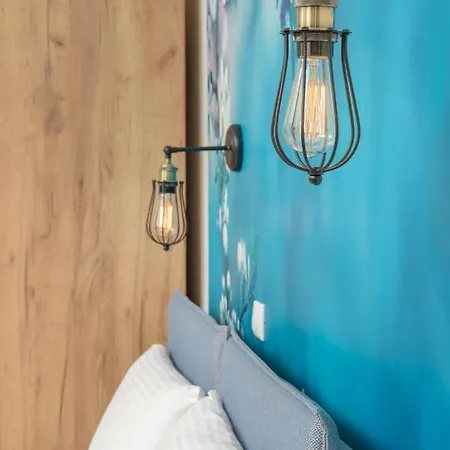 Route Du Canal ゲストハウス ネア・ローダ