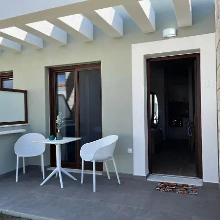 Guest house Route Du Canal Nea Roda