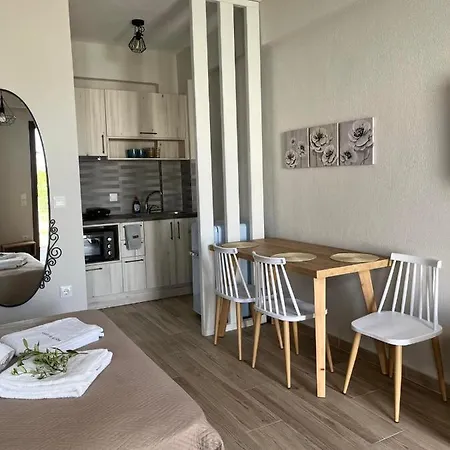 Route Du Canal Guest house Nea Roda