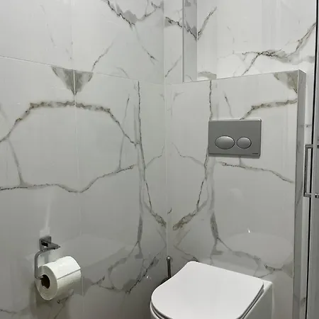 Route Du Canal ネア・ローダ