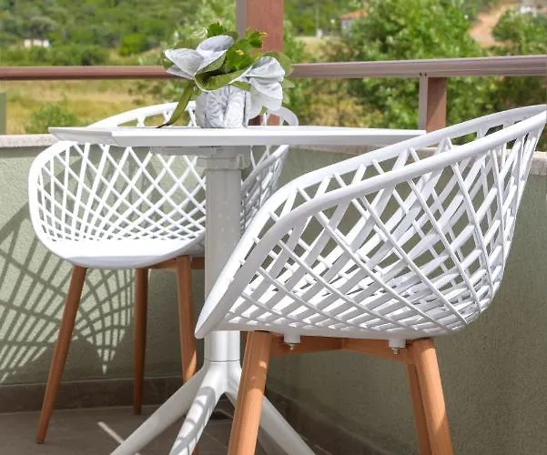 Route Du Canal 3* Nea Roda