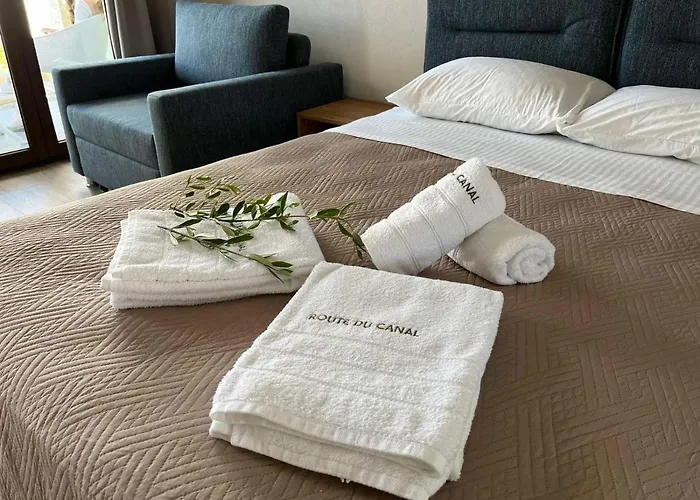 Route Du Canal Nea Roda